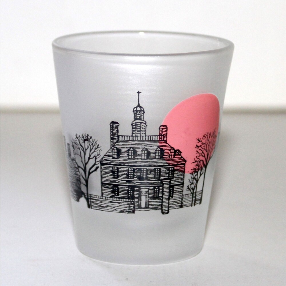Williamsburg VA Shot Glass Governor's Palace frosted colonial souvenir Virginia